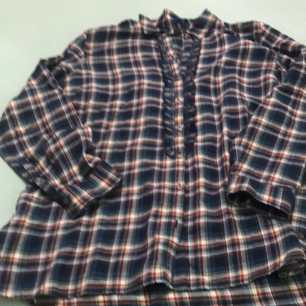 Cute Eddie Bauer shirt